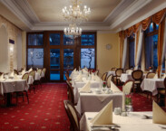 Lázeňský hotel Humboldt v Karlových Varech.