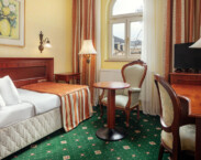 Lázeňský hotel Humboldt v Karlových Varech.