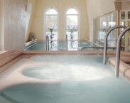 Lázeňský hotel Humboldt v Karlových Varech.