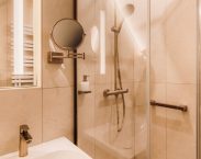 bathroom bathroom